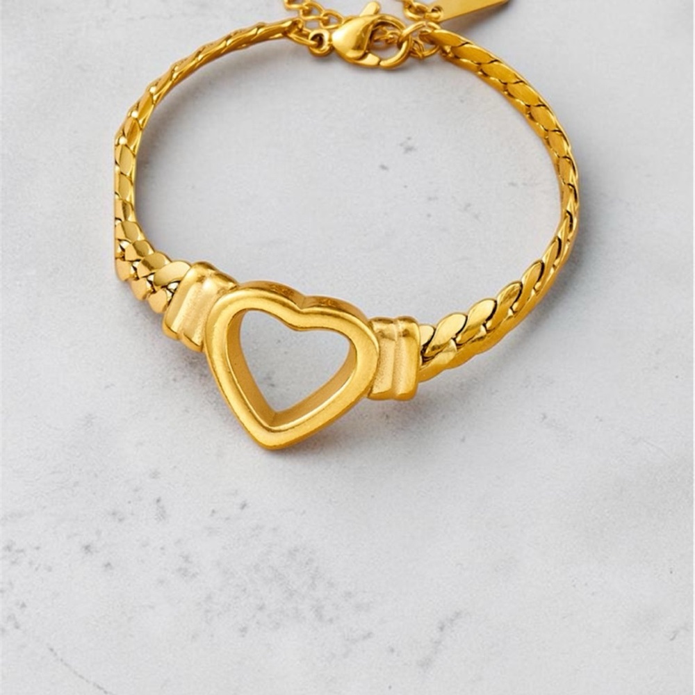 Gold Heart Link Bracelet - Women Jewelry